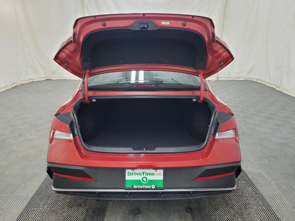 2025 Hyundai Elantra in Pittsburgh, PA 15236 - 18107026 29