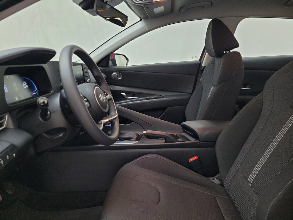 2025 Hyundai Elantra in Pittsburgh, PA 15236 - 18107026 17
