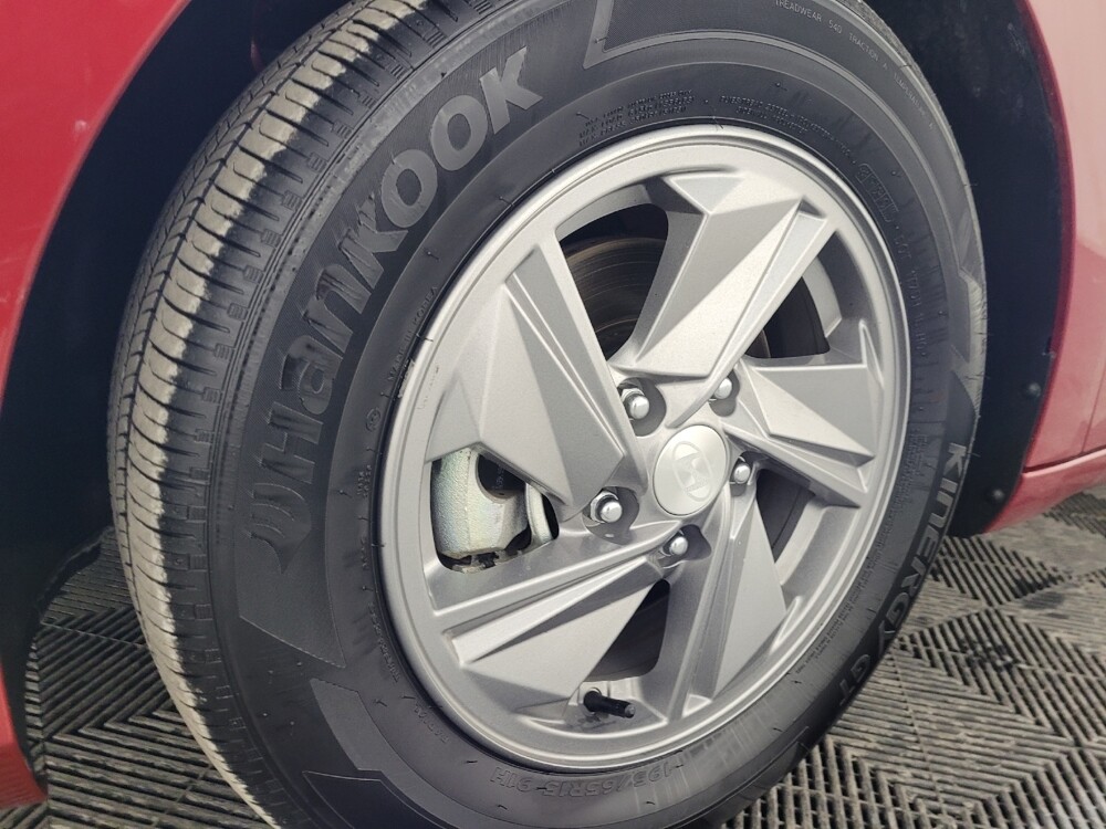 2025 Hyundai Elantra in Pittsburgh, PA 15236 - 18107026 31