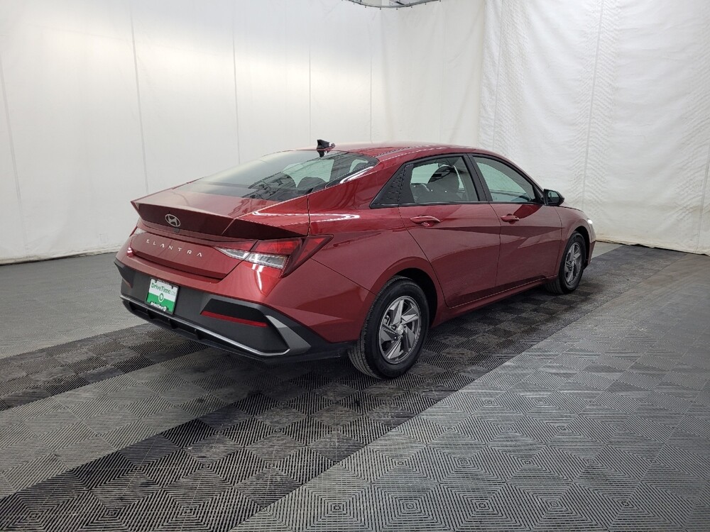 2025 Hyundai Elantra in Pittsburgh, PA 15236 - 18107026 9