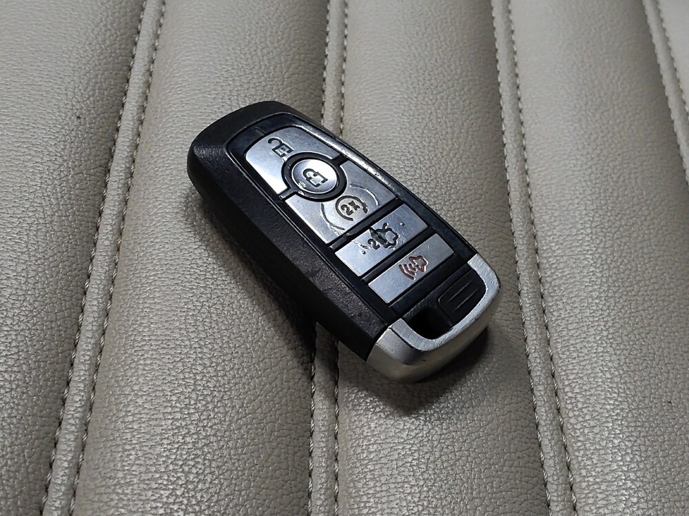 2019 Ford Fusion in Phoenix, AZ 85022 - 18107087 32