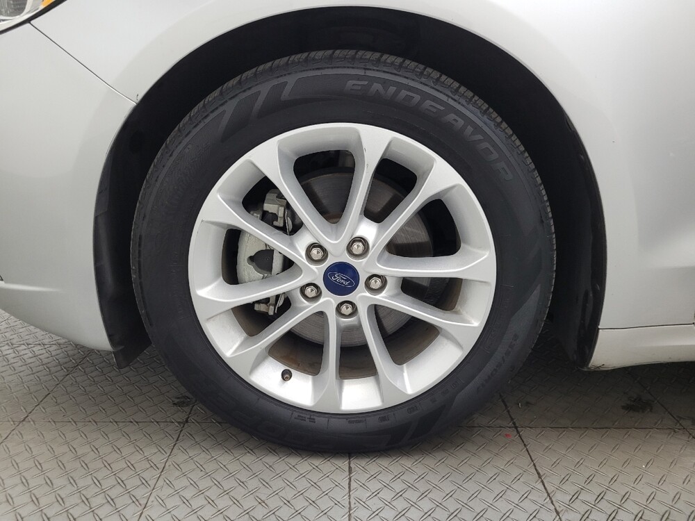 2019 Ford Fusion in Phoenix, AZ 85022 - 18107087 31