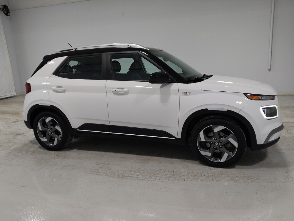 2023 Hyundai Venue in Columbus, OH 43231 - 18107098 11