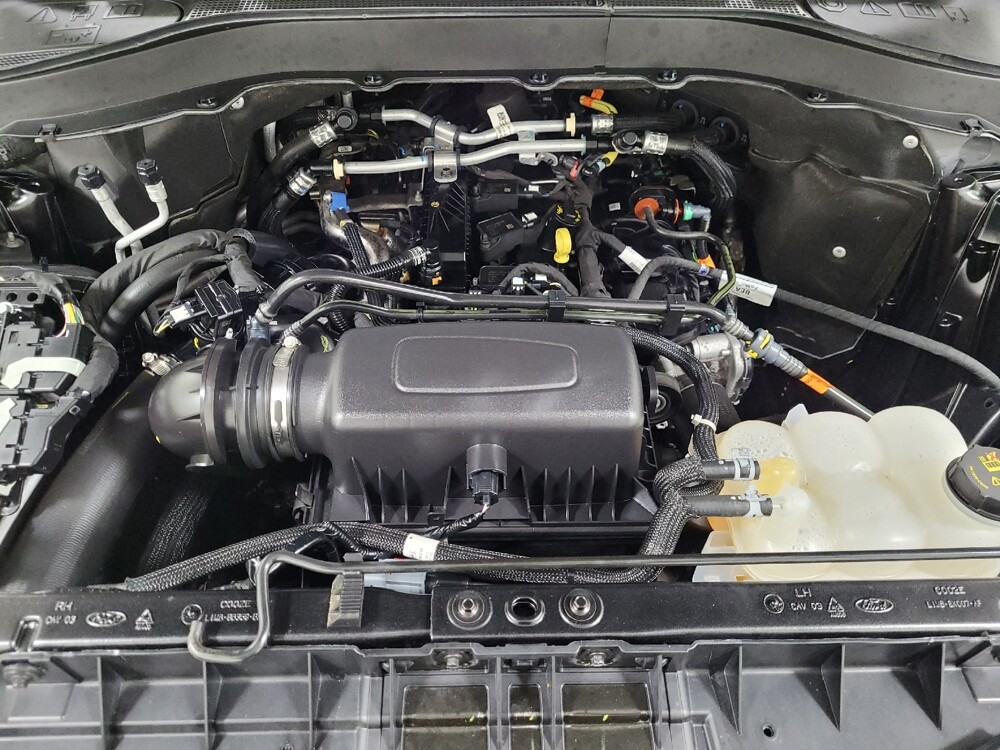 2023 Ford Explorer in Pittsburgh, PA 15236 - 18107106 30