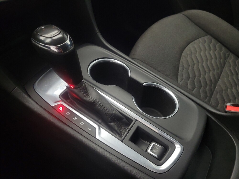 2019 Chevrolet Equinox in Indianapolis, IN 46222 - 18107117 26