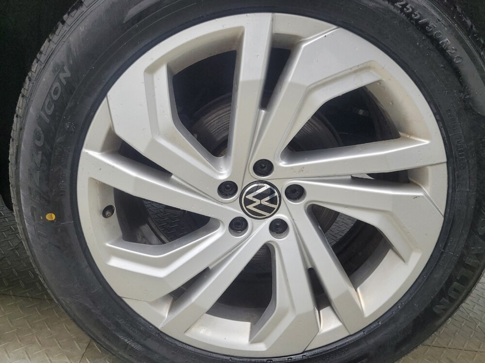 2021 Volkswagen Atlas in Indianapolis, IN 46222 - 18107118 31