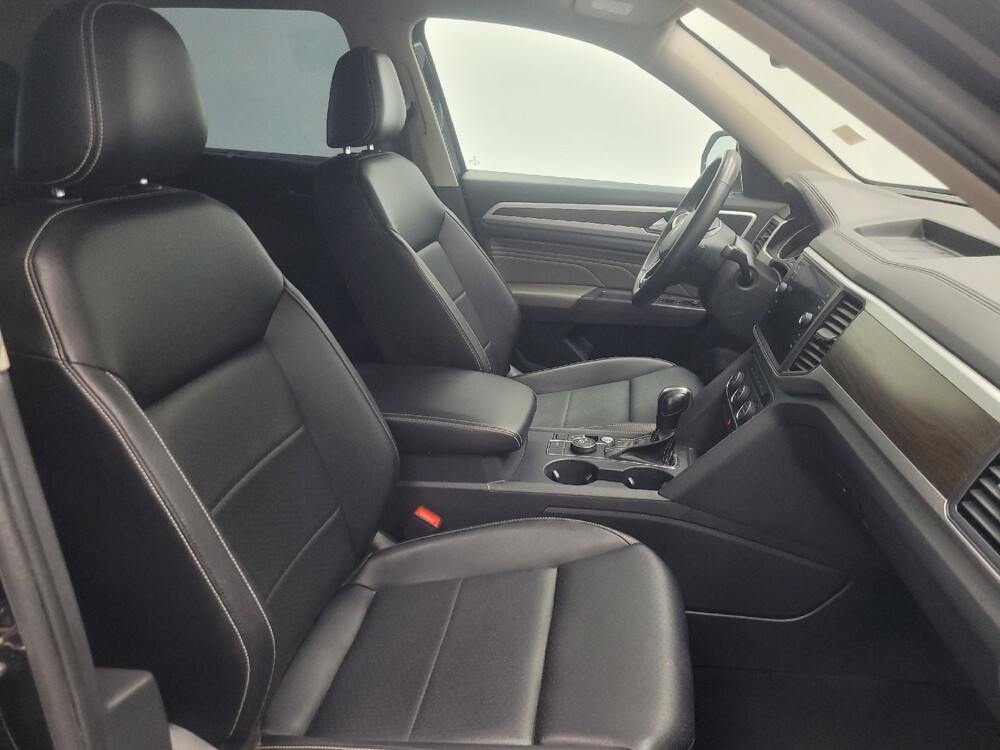 2021 Volkswagen Atlas in Indianapolis, IN 46222 - 18107118 21