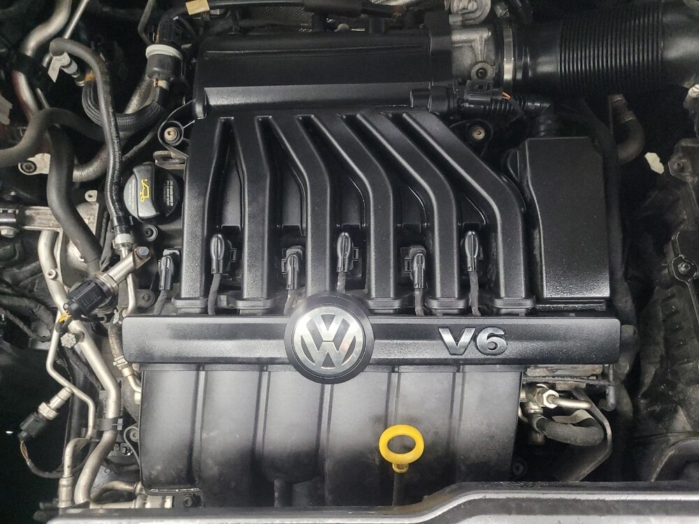 2021 Volkswagen Atlas in Indianapolis, IN 46222 - 18107118 30