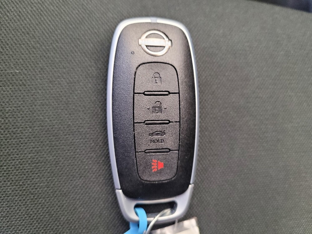 2025 Nissan Versa in Fairfield, OH 45014 - 18107138 32