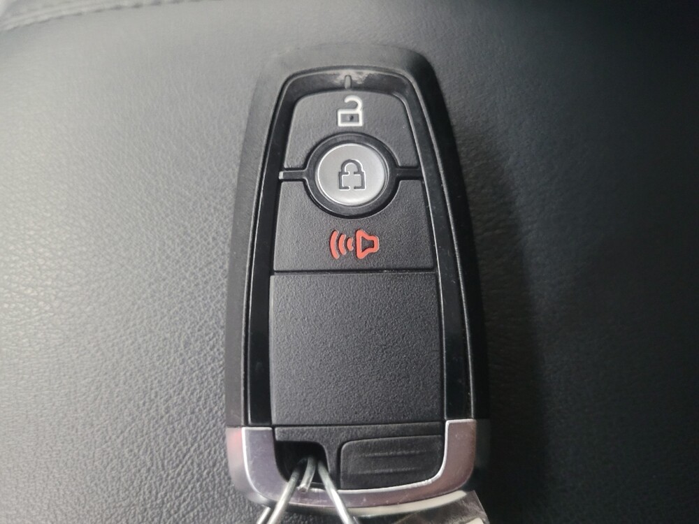 2020 Ford Edge in Indianapolis, IN 46222 - 18107143 32