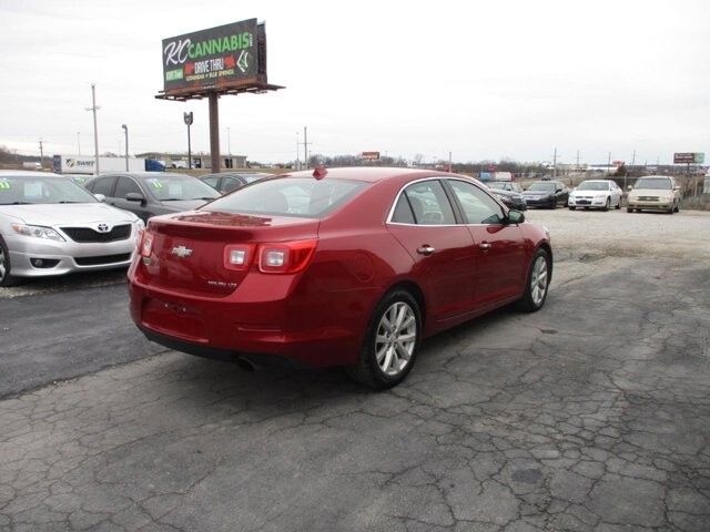 2013 Chevrolet Malibu in Oak Grove, MO 64075 - 18107164 5
