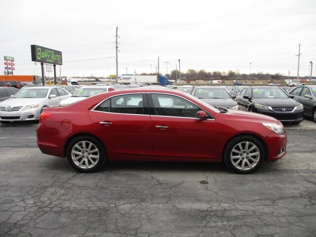2013 Chevrolet Malibu in Oak Grove, MO 64075 - 18107164 4