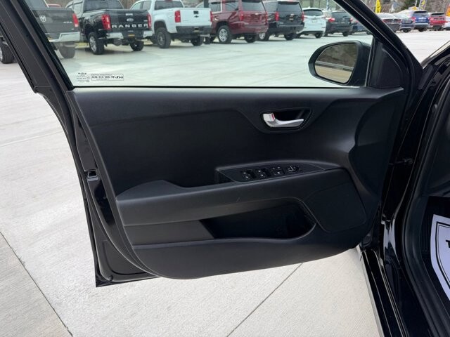 2023 Kia Rio in Knoxville, TN 37920 - 18107165 6