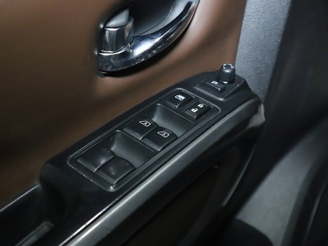 2017 Nissan Titan in Bedford, OH 44146 - 18107168 15