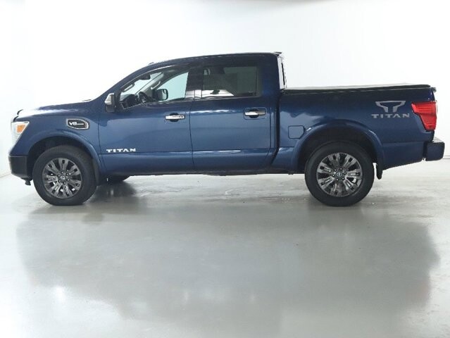 2017 Nissan Titan in Bedford, OH 44146 - 18107168 35