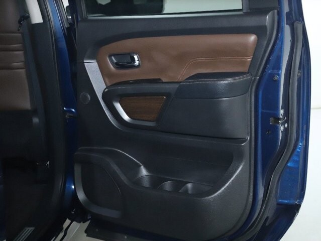 2017 Nissan Titan in Bedford, OH 44146 - 18107168 33