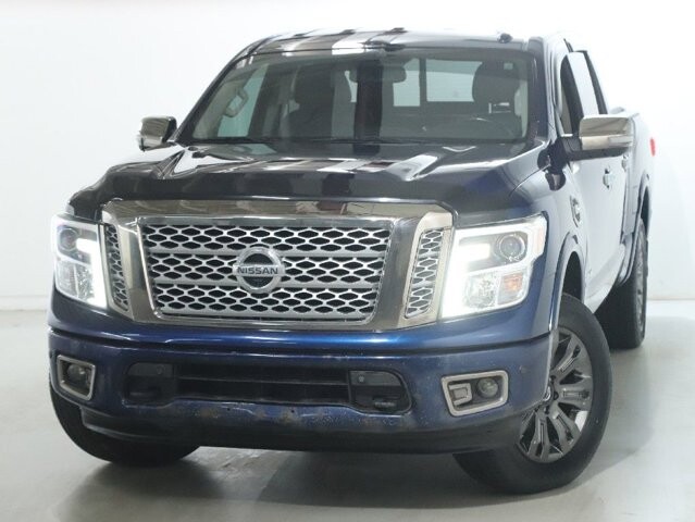 2017 Nissan Titan in Bedford, OH 44146 - 18107168 3