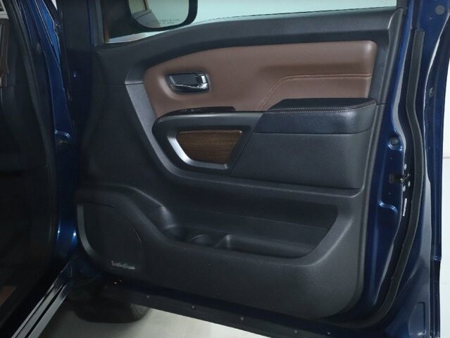 2017 Nissan Titan in Bedford, OH 44146 - 18107168 35