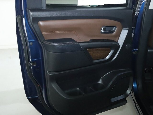 2017 Nissan Titan in Bedford, OH 44146 - 18107168 13