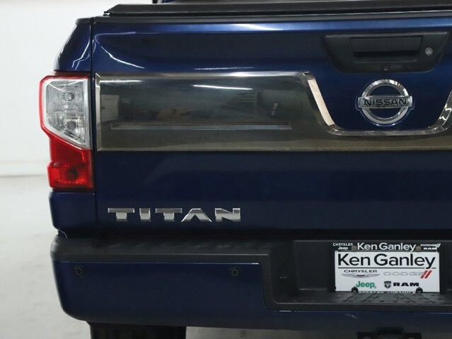 2017 Nissan Titan in Bedford, OH 44146 - 18107168 40