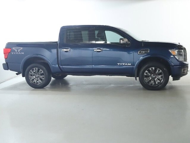 2017 Nissan Titan in Bedford, OH 44146 - 18107168 11