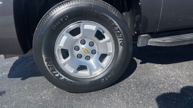 2010 Chevrolet Suburban in Dallas, TX 75228 - 18107173 5