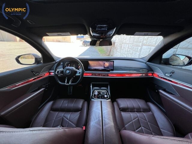 2023 BMW 740i in Decatur, GA 30032 - 18107185 21