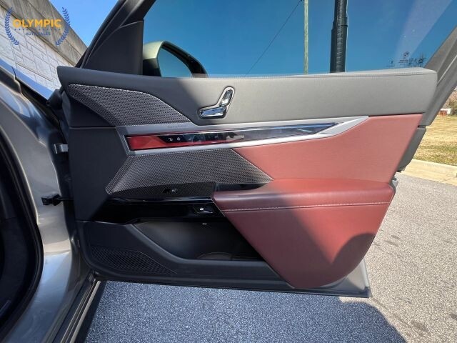 2023 BMW 740i in Decatur, GA 30032 - 18107185 44