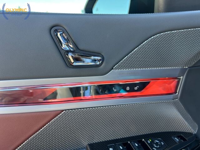 2023 BMW 740i in Decatur, GA 30032 - 18107185 34