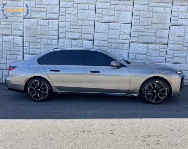2023 BMW 740i in Decatur, GA 30032 - 18107185 8