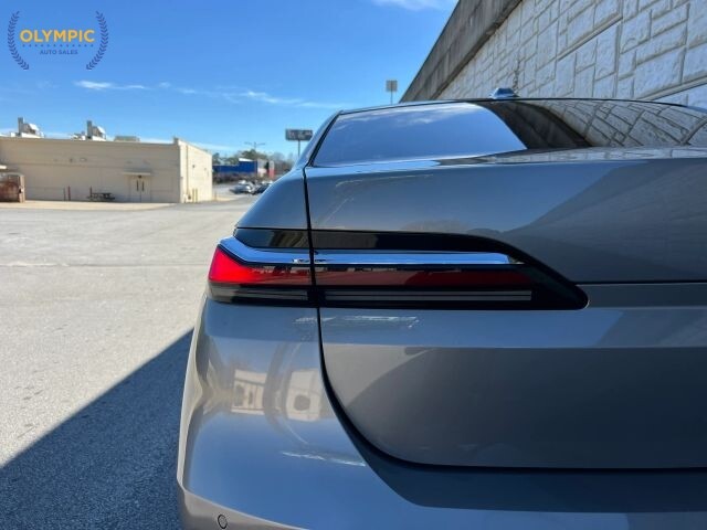 2023 BMW 740i in Decatur, GA 30032 - 18107185 16