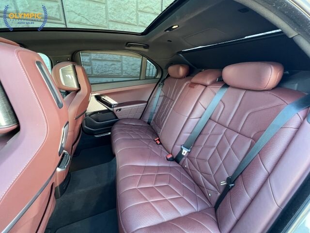 2023 BMW 740i in Decatur, GA 30032 - 18107185 49