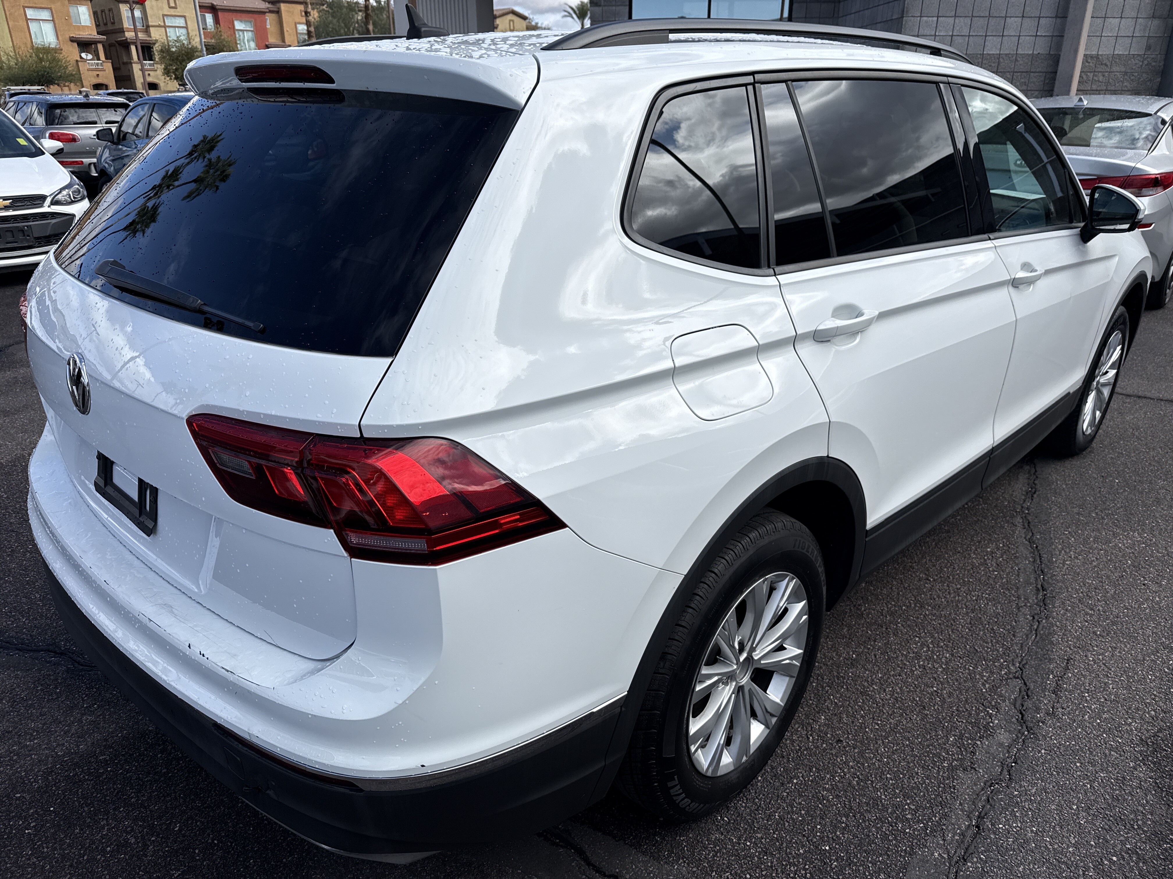 2020 Volkswagen Tiguan in Phoenix, AZ 85022 - 18107193 4