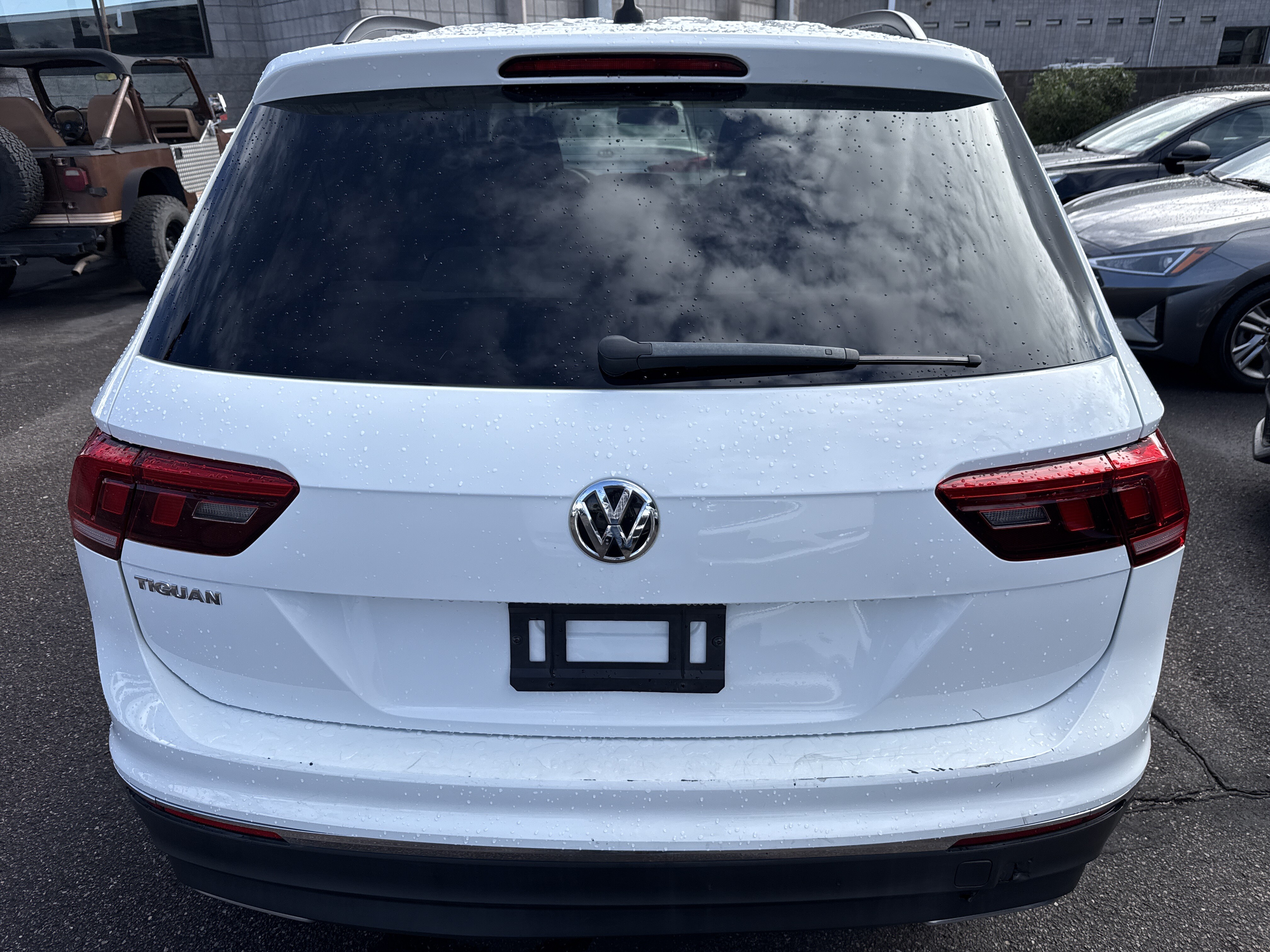 2020 Volkswagen Tiguan in Phoenix, AZ 85022 - 18107193 5