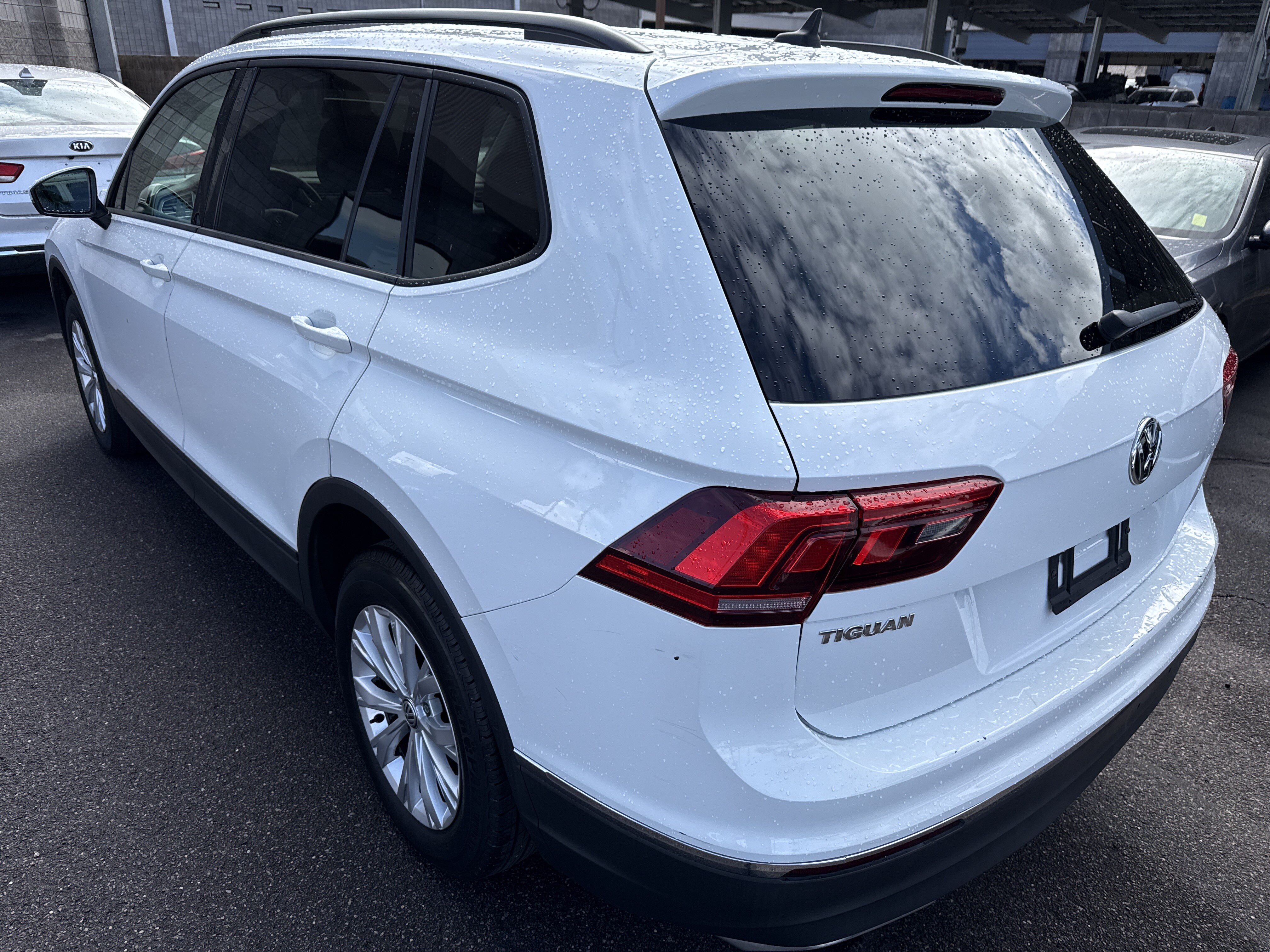 2020 Volkswagen Tiguan in Phoenix, AZ 85022 - 18107193 6