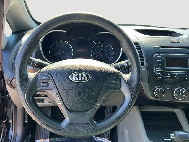 2016 Kia Forte in Mesa, AZ 85212 - 18107210 10
