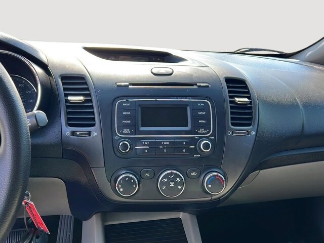 2016 Kia Forte in Mesa, AZ 85212 - 18107210 12