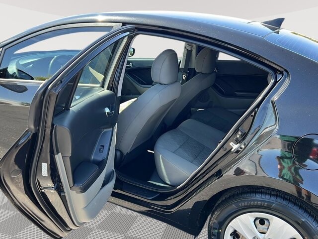 2016 Kia Forte in Mesa, AZ 85212 - 18107210 14