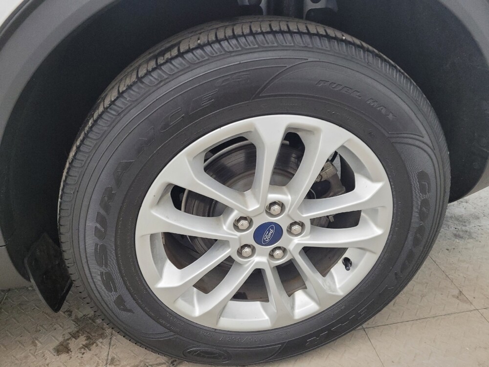 2020 Ford Escape in Columbus, OH 43228 - 18107215 31