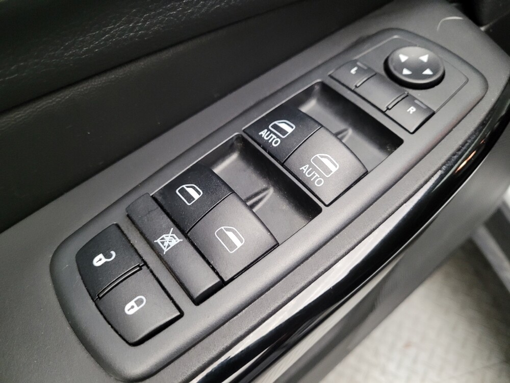 2019 Jeep Cherokee in El Cajon, CA 92020 - 18107216 27