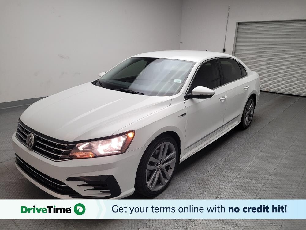 2017 Volkswagen Passat in Torrance, CA 90504 - 18107223
