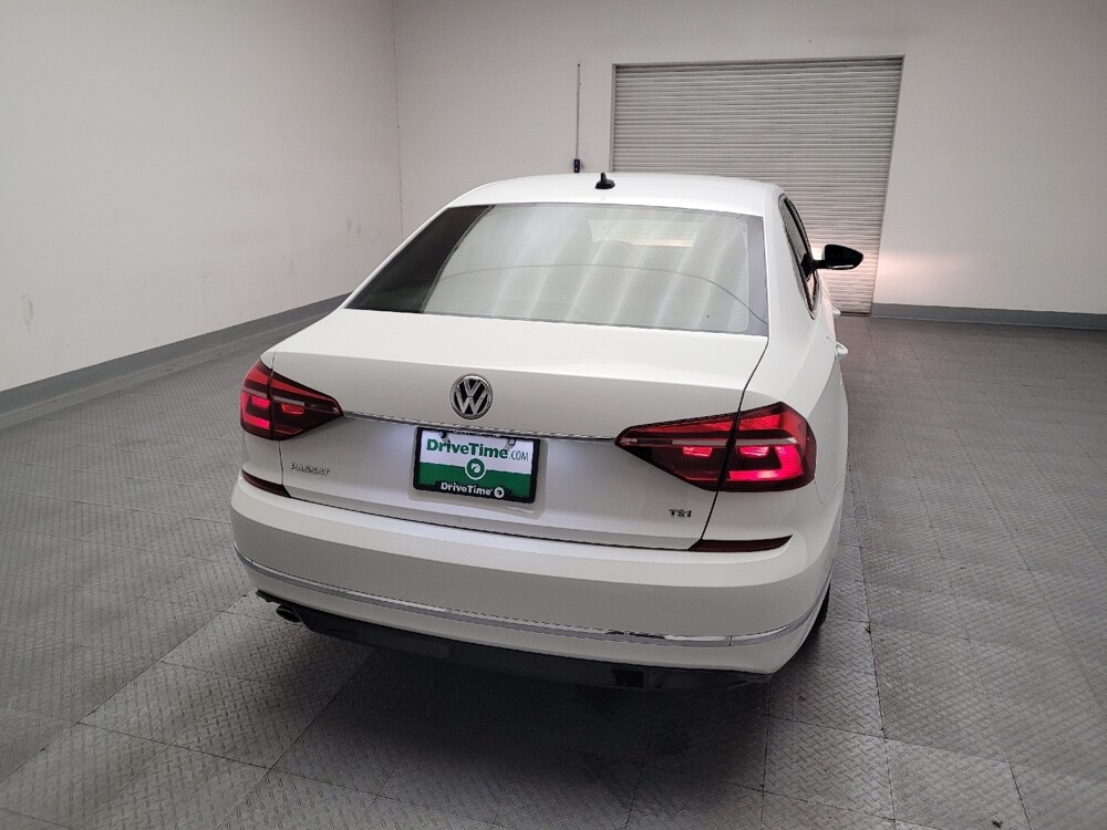 2017 Volkswagen Passat in Torrance, CA 90504 - 18107223 7