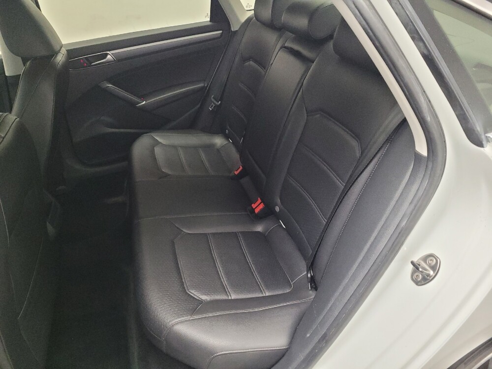 2017 Volkswagen Passat in Torrance, CA 90504 - 18107223 18