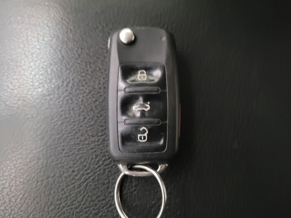 2017 Volkswagen Passat in Torrance, CA 90504 - 18107223 32