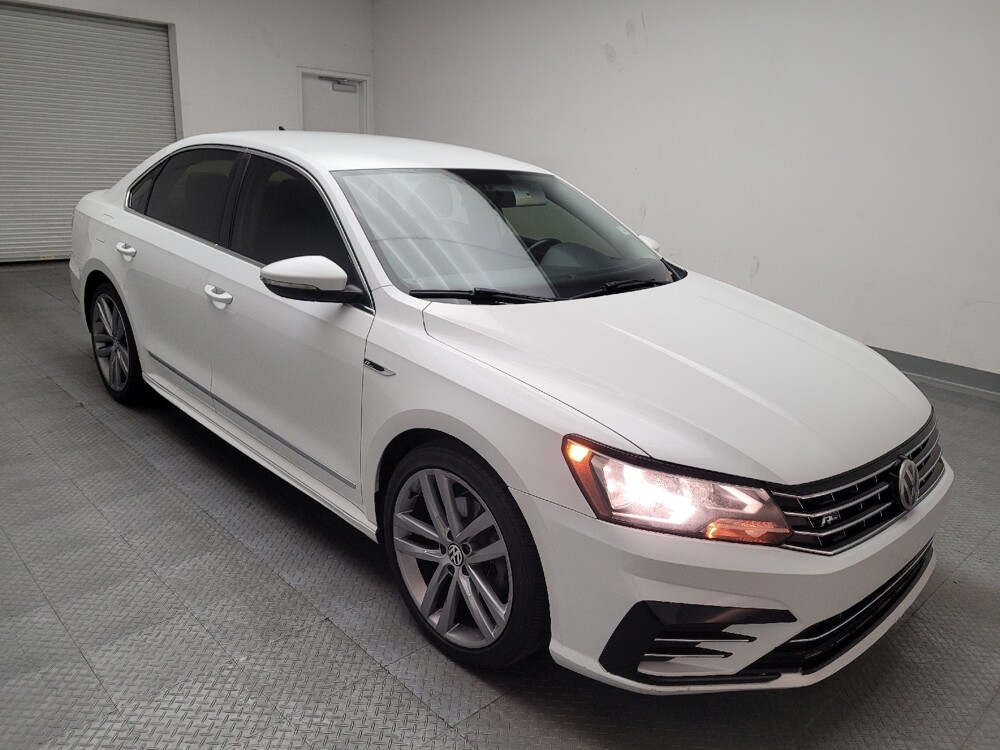 2017 Volkswagen Passat in Torrance, CA 90504 - 18107223 13