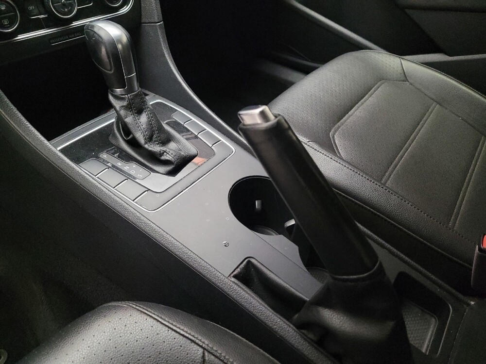 2017 Volkswagen Passat in Torrance, CA 90504 - 18107223 26