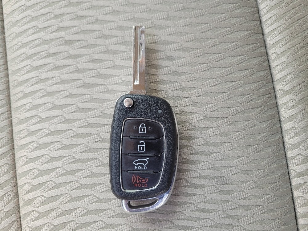 2017 Hyundai Santa Fe in Fresno, CA 93726 - 18107237 32