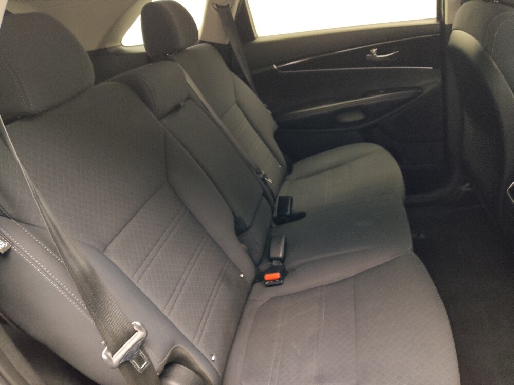 2017 Kia Sorento in Columbus, GA 31909 - 18107252 19