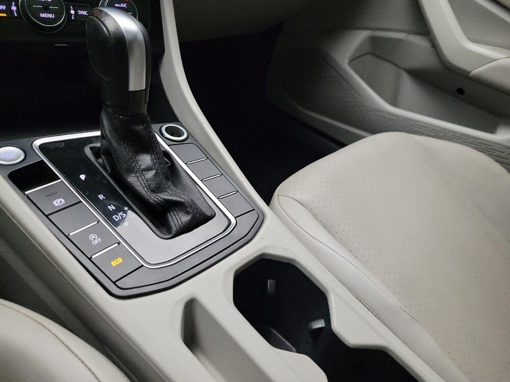 2020 Volkswagen Jetta in Glendale, AZ 85301 - 18107276 26