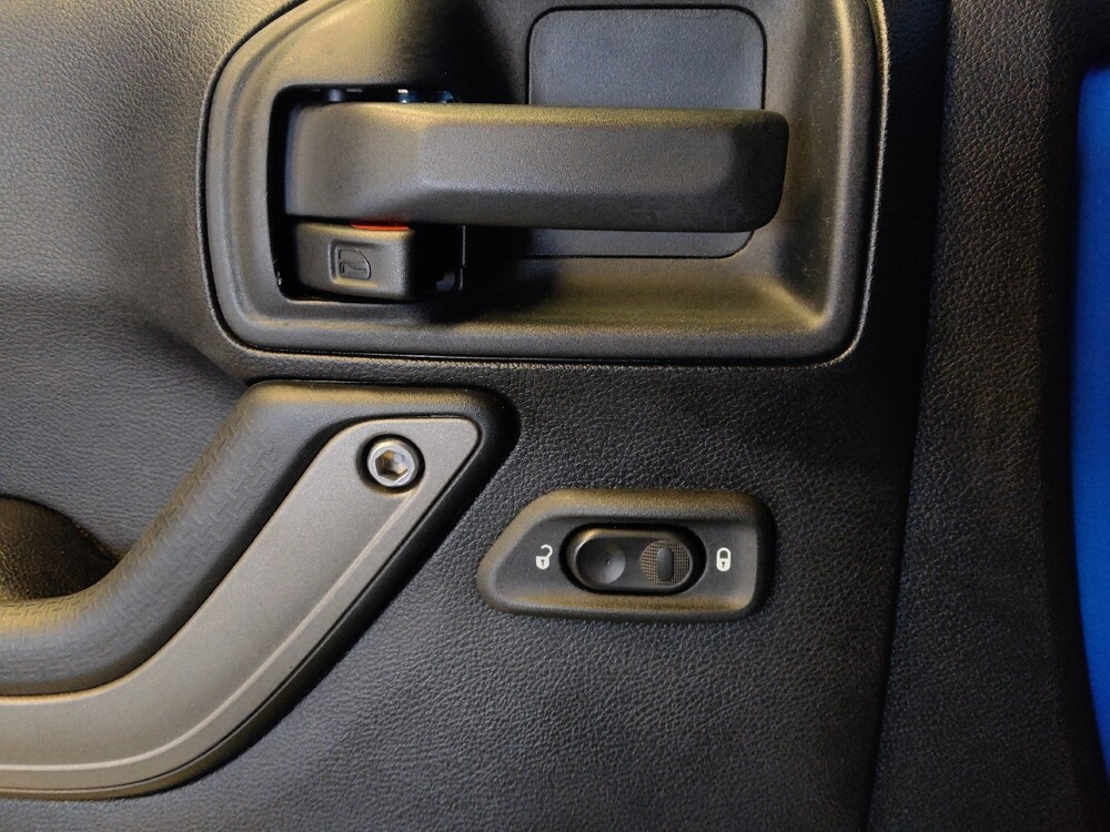 2016 Jeep Wrangler in Glendale, AZ 85301 - 18107284 27